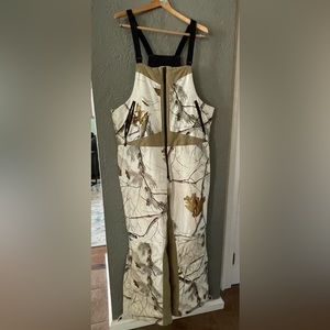 Guide Series size L snow camo bib